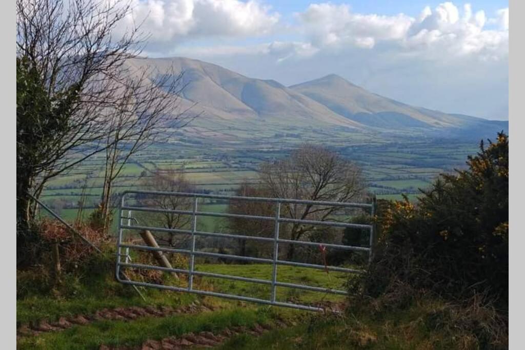 Corderry Farmhouse, Idyllic Cottage Amid 250 Acres Lisvernane エクステリア 写真